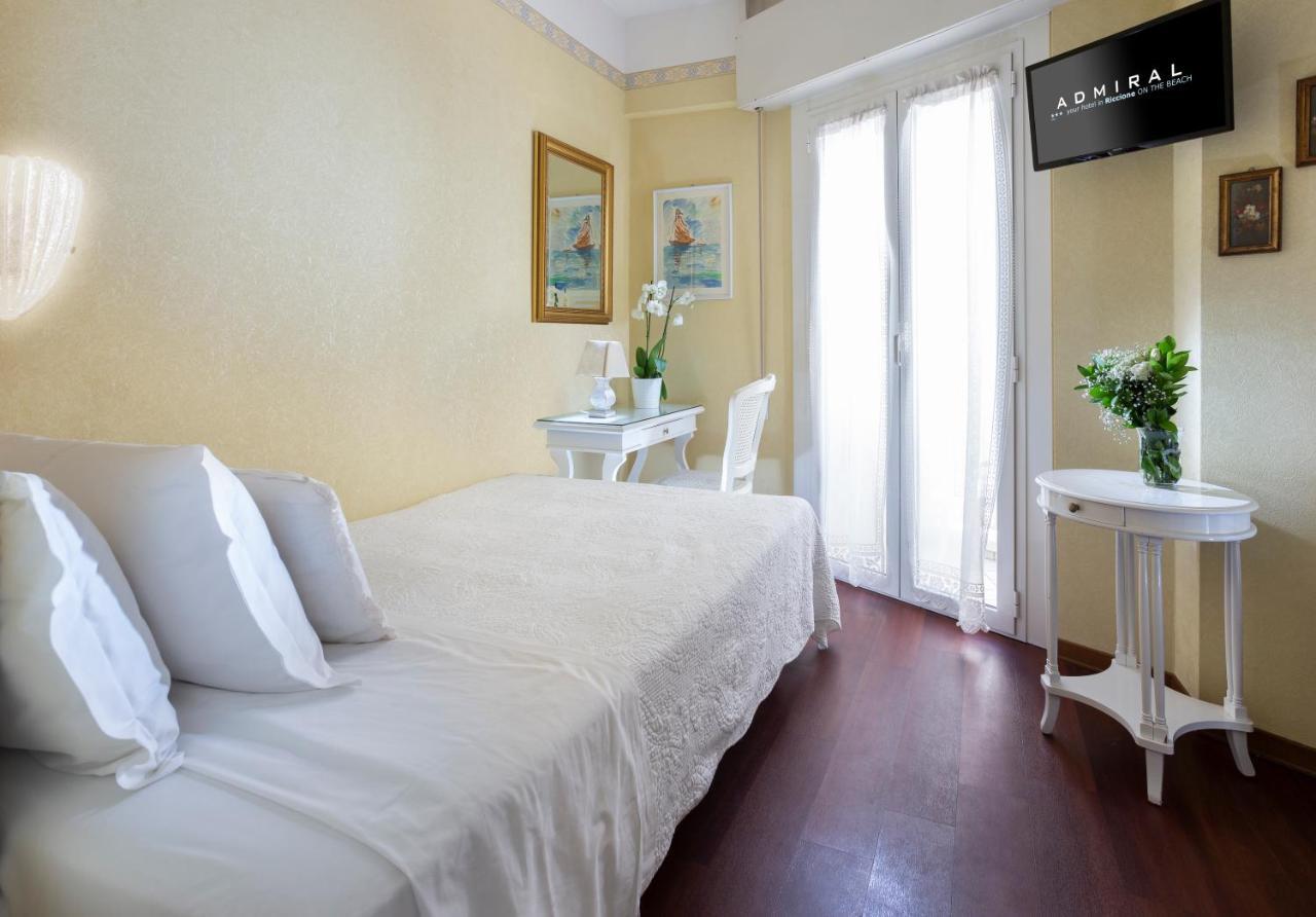 Hotel Admiral - On The Beach Riccione Exterior foto