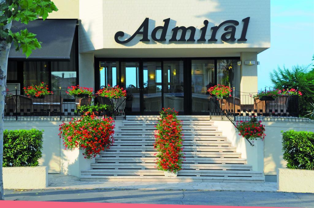 Hotel Admiral - On The Beach Riccione Exterior foto