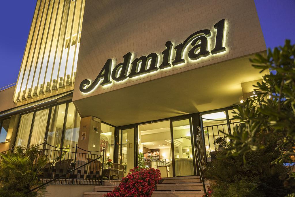 Hotel Admiral - On The Beach Riccione Exterior foto