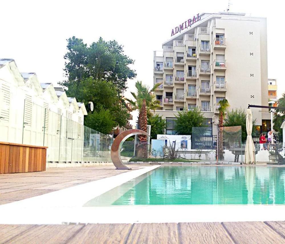 Hotel Admiral - On The Beach Riccione Exterior foto